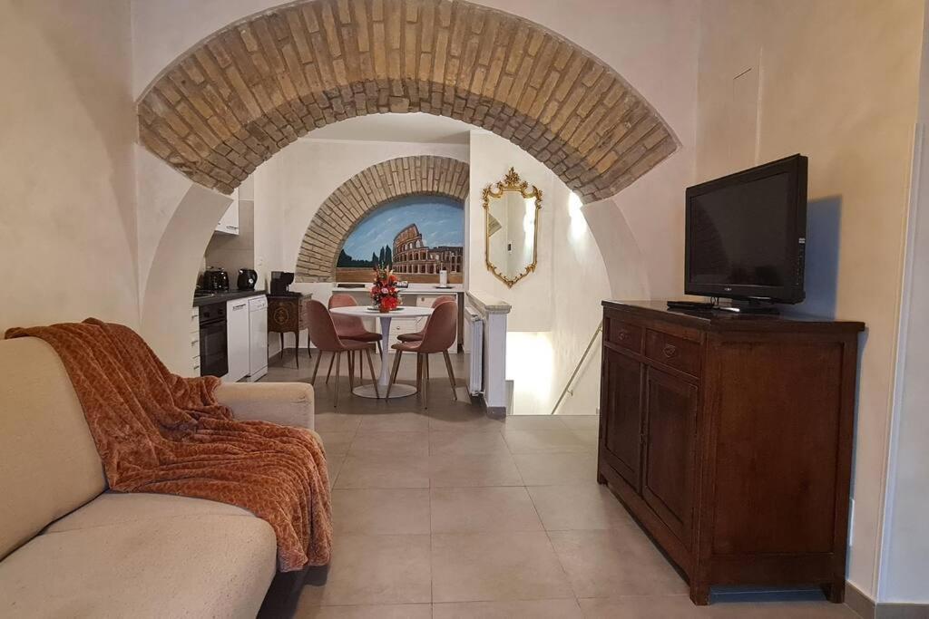 Mon Cheri Colosseo روما المظهر الخارجي الصورة